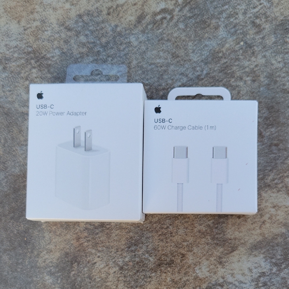 NWT Apple USB-C Power Adapter and Cable Duo